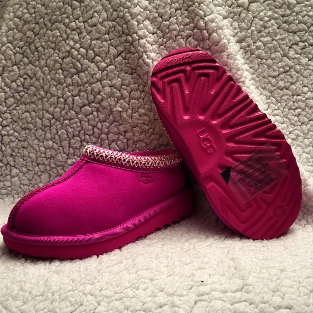 Kids tasman ll ugg brand new never used.